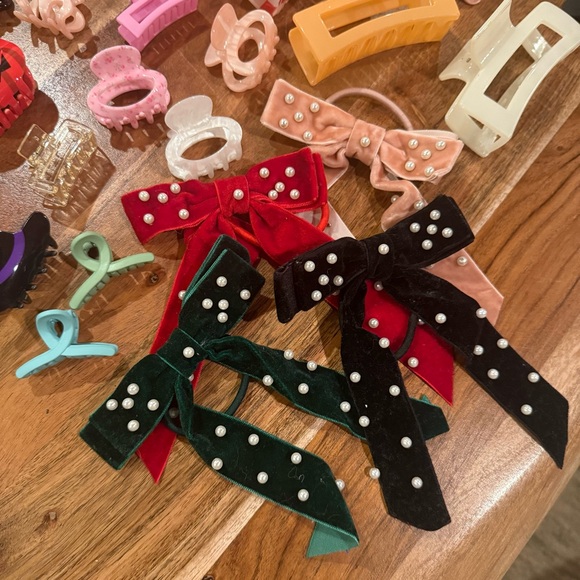 Colorful Hair Accessories Claw Clips Bows Pearls Holiday HUGE Bundle! - Picture 5 of 5